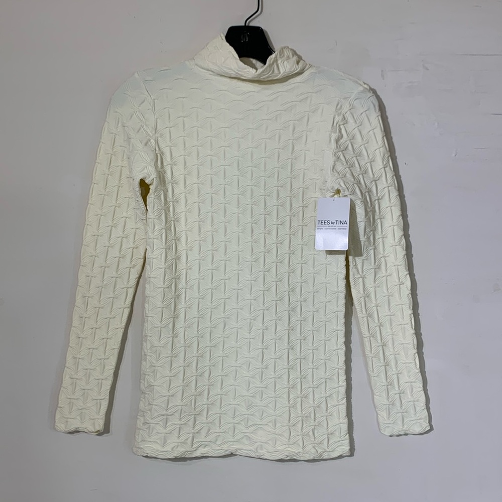 Tees by Tina NWT Size Small